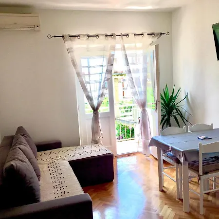 Ana Boric Podgora (Split-Dalmatia)