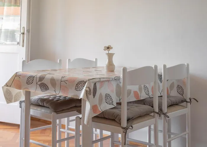 アパート Ana Boric