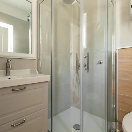 Ana Boric * بودغورا